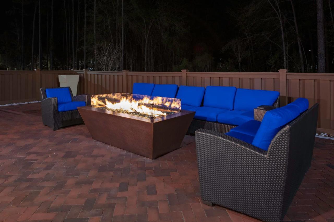 Holiday Inn Express & Suites Wilmington West - Medical Park By Ihg Exterior photo